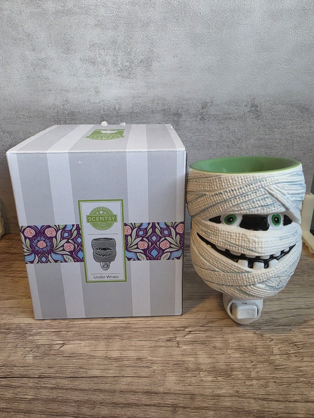 🎃Scentsy Under Wraps Mini Warmer